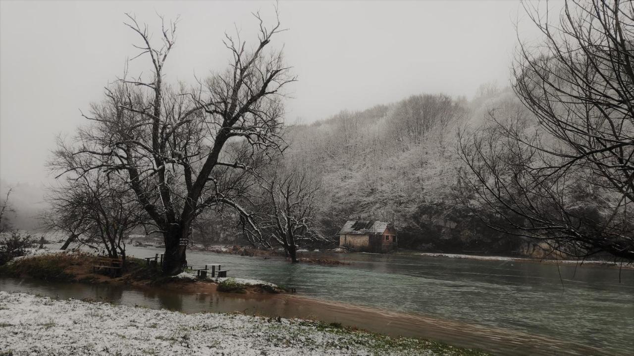 Smaragd River Near Rastoke & Plitvice Lakes سلوني المظهر الخارجي الصورة
